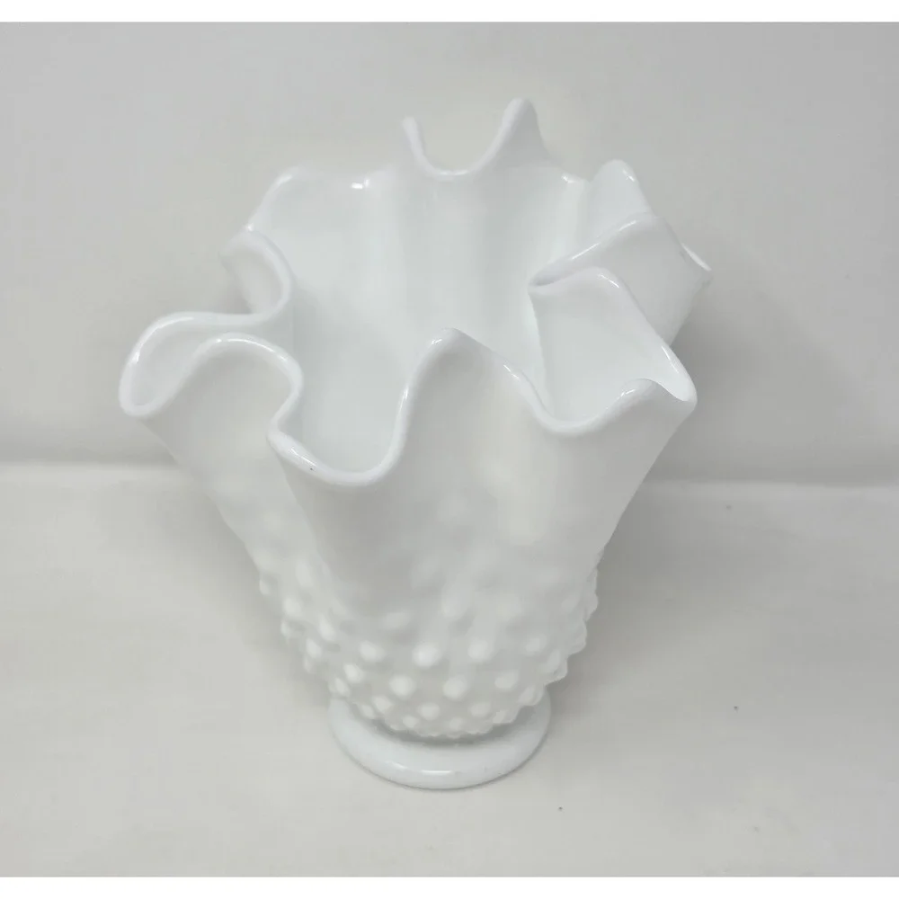 Unmarked white hobnail